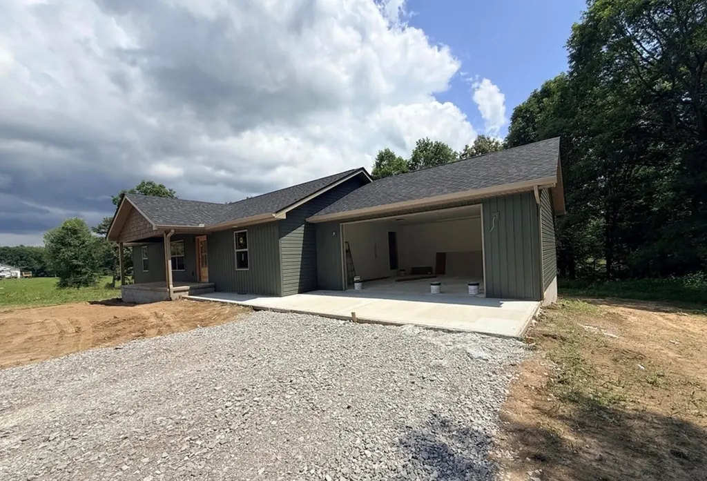 352 Old Wes Baldwin Road Jamestown TN 38556