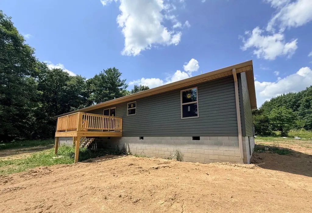 352 Old Wes Baldwin Road Jamestown TN 38556