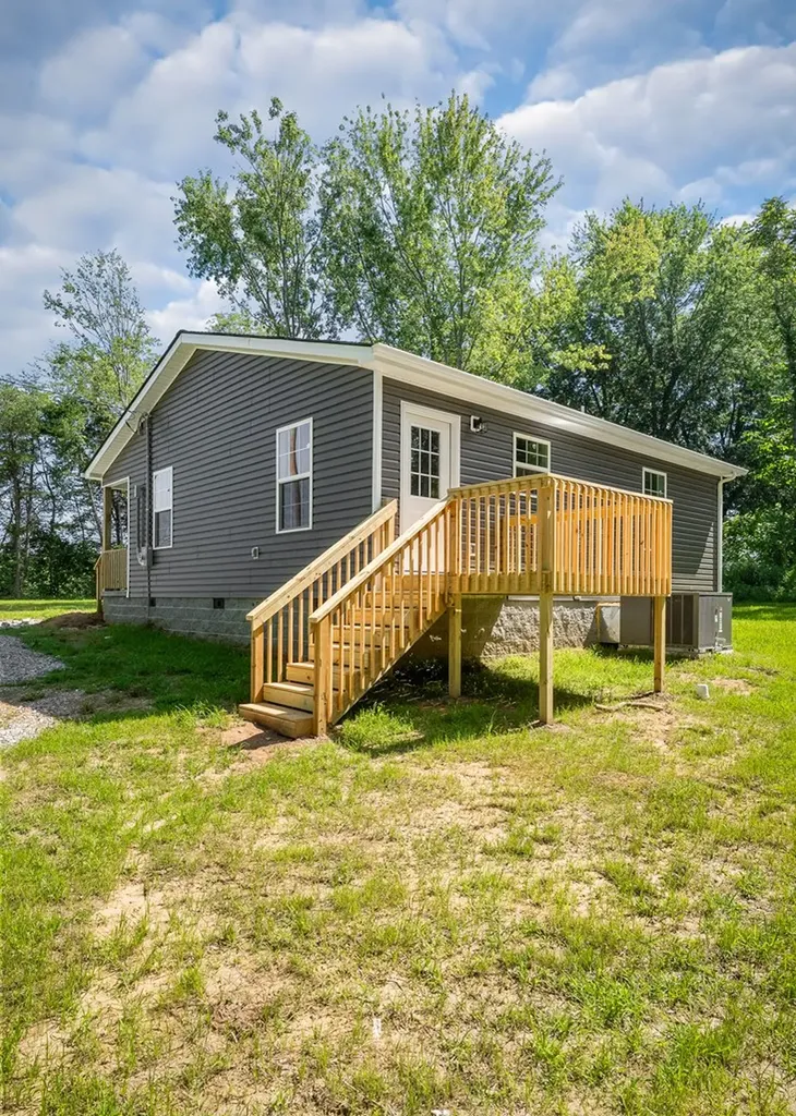 6210 Crossville Sparta TN 38583