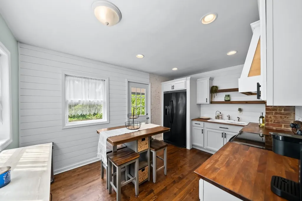 3518 Delrose Knoxville TN 37914