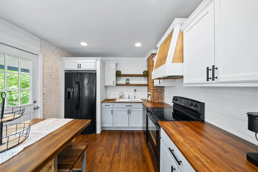 3518 Delrose Knoxville TN 37914