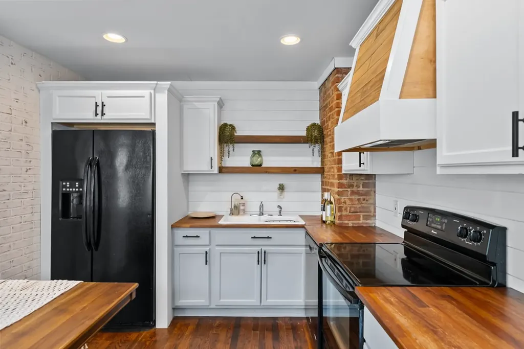 3518 Delrose Knoxville TN 37914