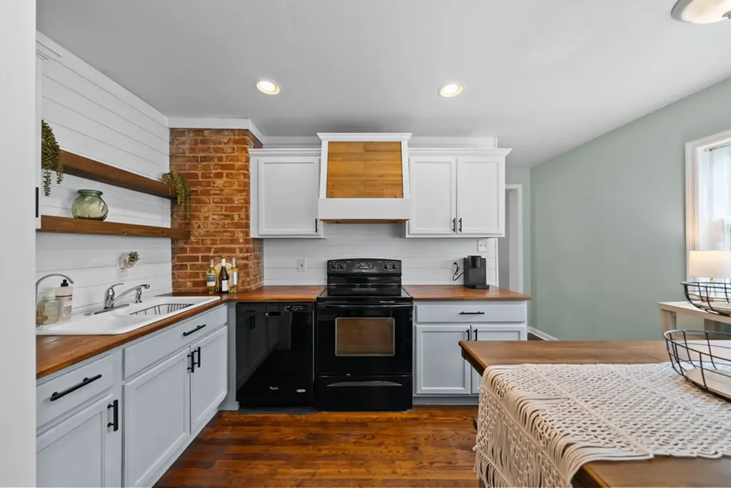 3518 Delrose Knoxville TN 37914