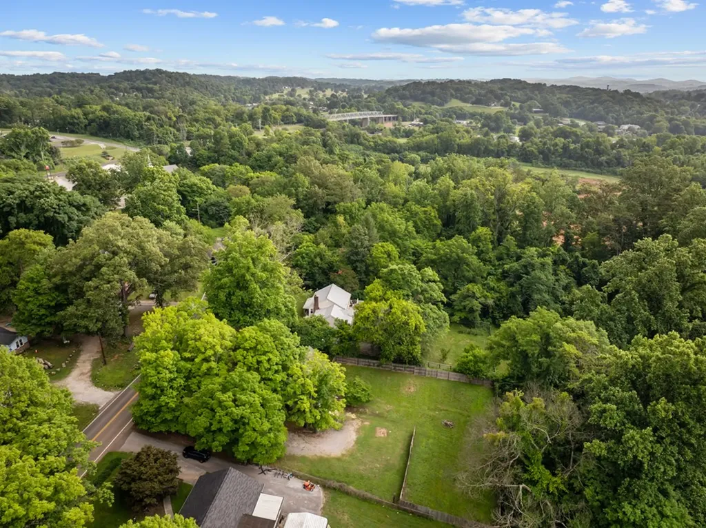 3518 Delrose Knoxville TN 37914