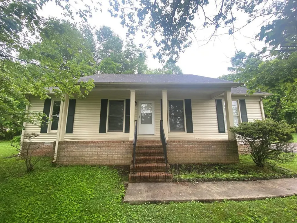 8 W Paris Street Cookeville TN 38501