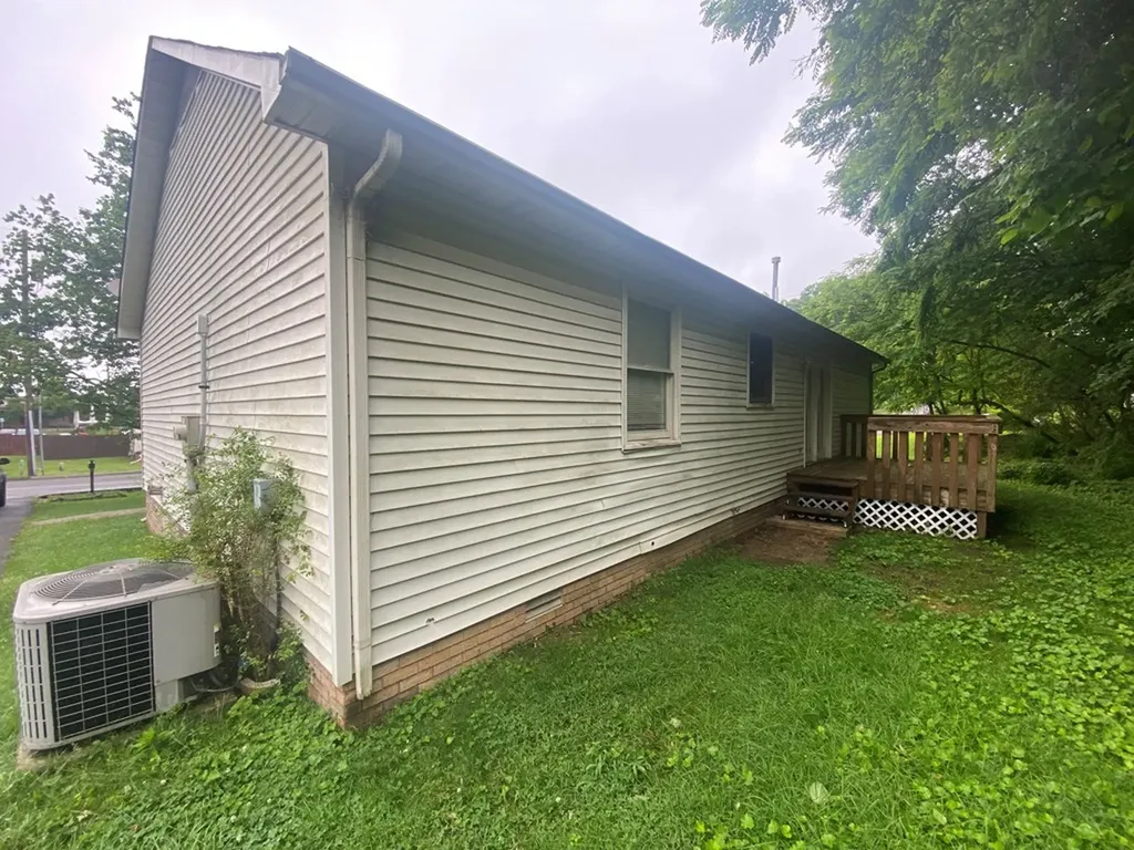 8 W Paris Street Cookeville TN 38501