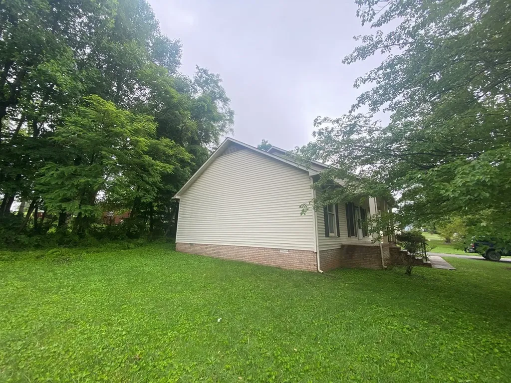 8 W Paris Street Cookeville TN 38501