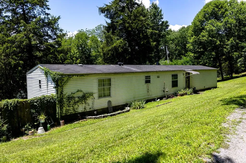 170 Coys Cove Lane Gainesboro TN 38562