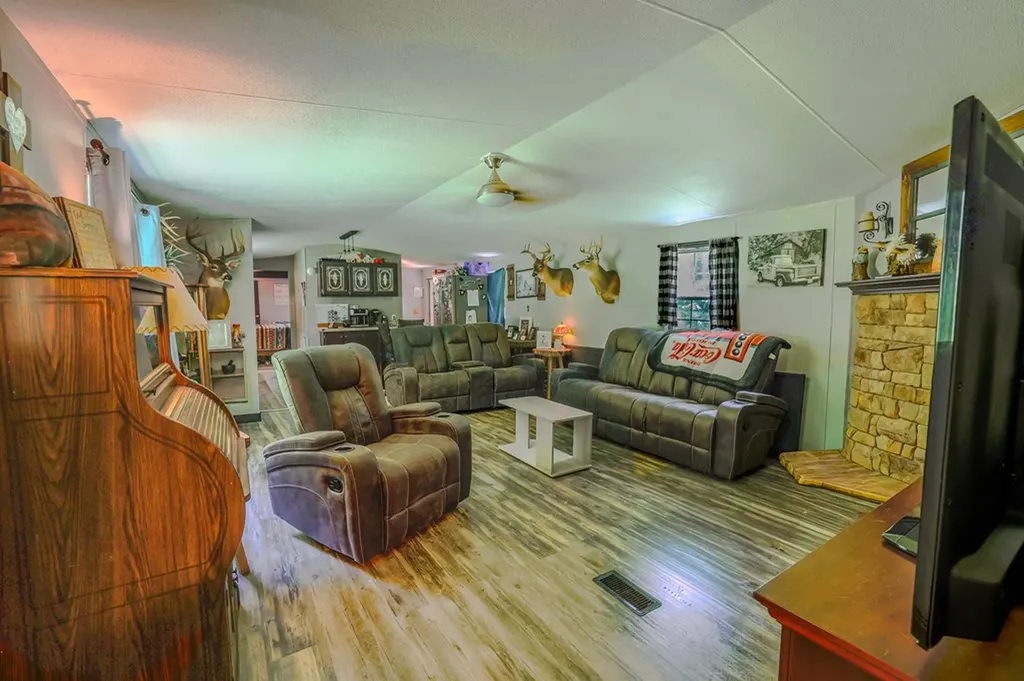 170 Coys Cove Lane Gainesboro TN 38562