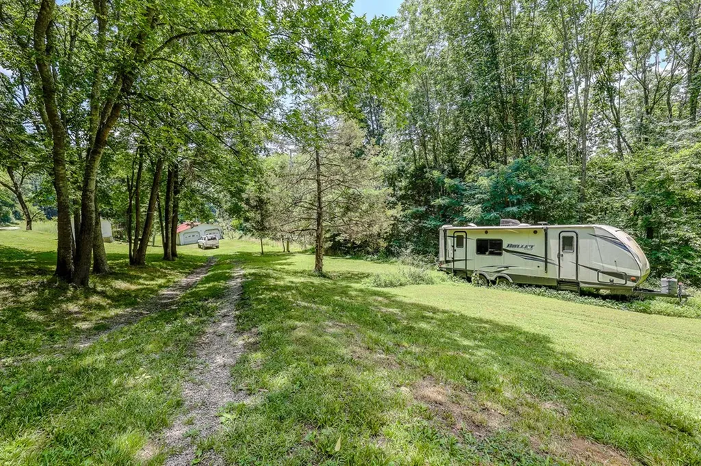 170 Coys Cove Lane Gainesboro TN 38562