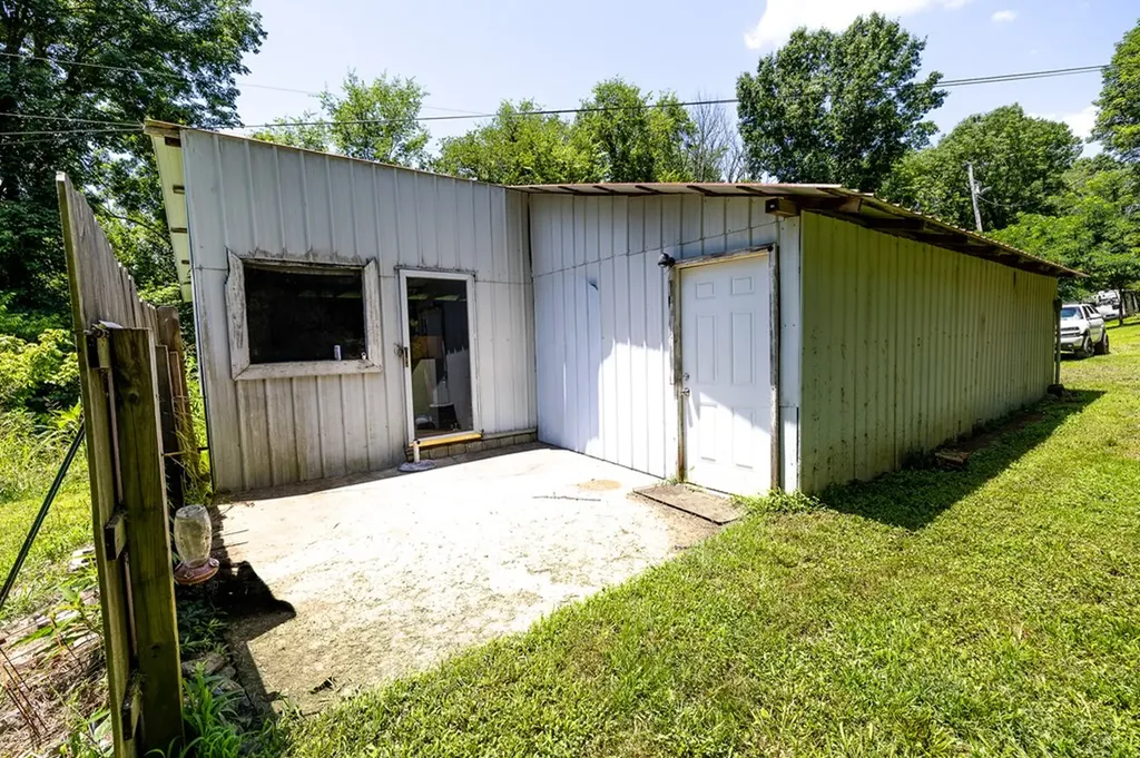 170 Coys Cove Lane Gainesboro TN 38562