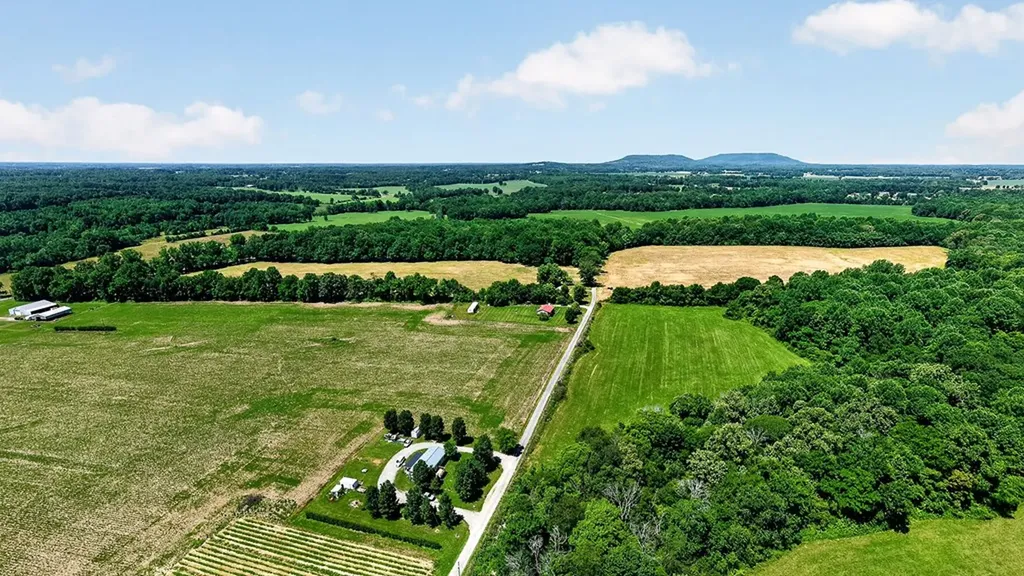 389 Lowery Road Smithville TN 37166