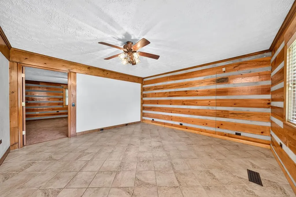 106 W Crawford Avenue Monterey TN 38574