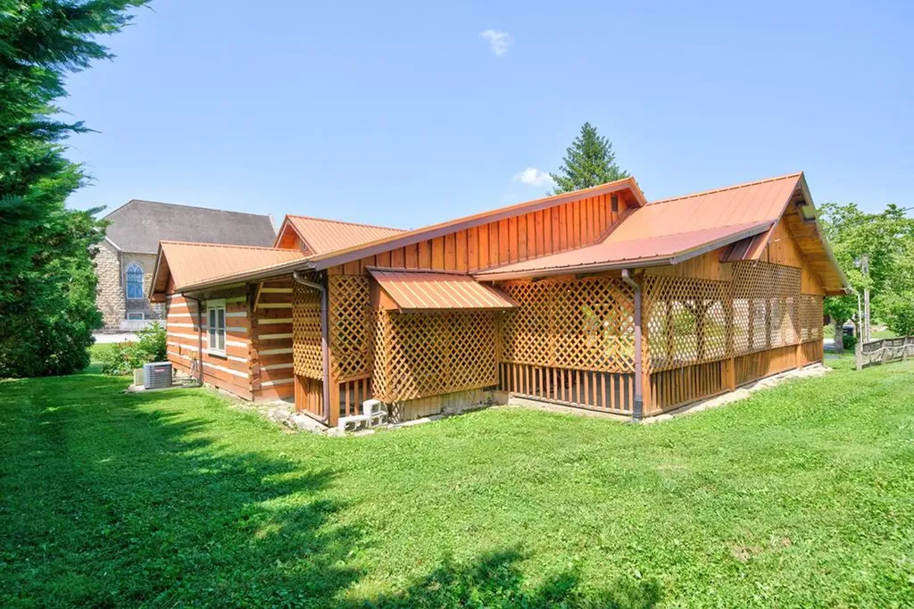 106 W Crawford Avenue Monterey TN 38574