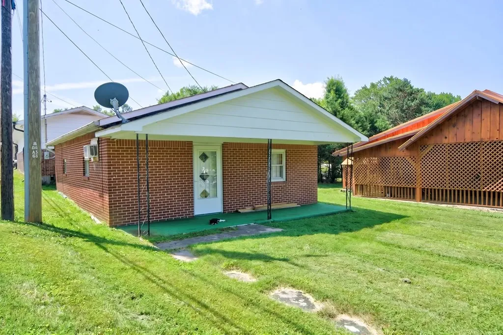 106 W Crawford Avenue Monterey TN 38574
