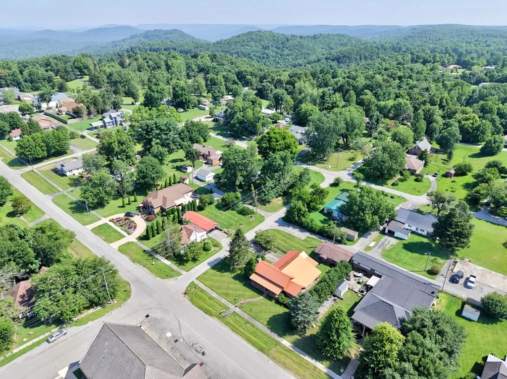 106 W Crawford Avenue Monterey TN 38574