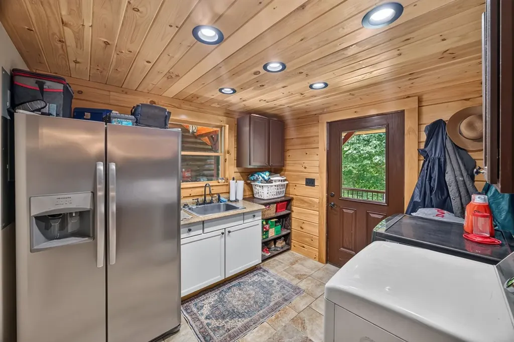 20 Magee Lane Elmwood TN 38560