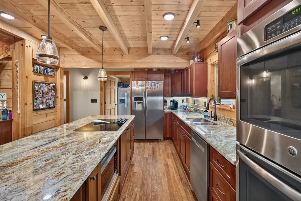 20 Magee Lane Elmwood TN 38560