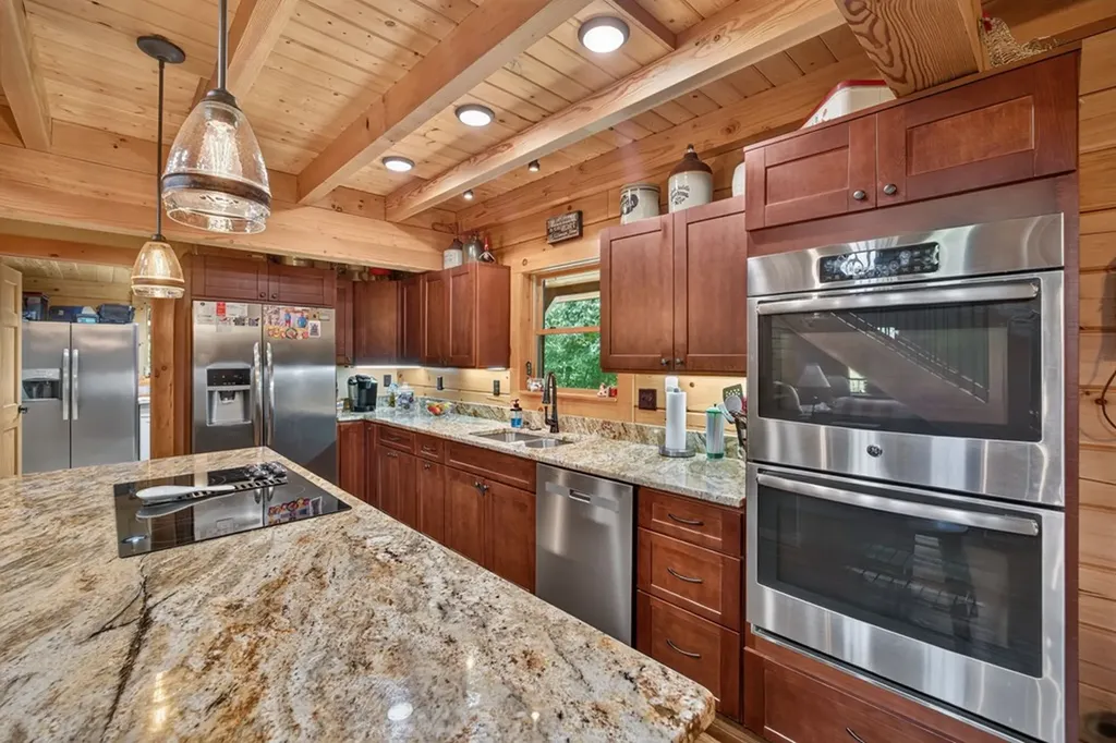 20 Magee Lane Elmwood TN 38560