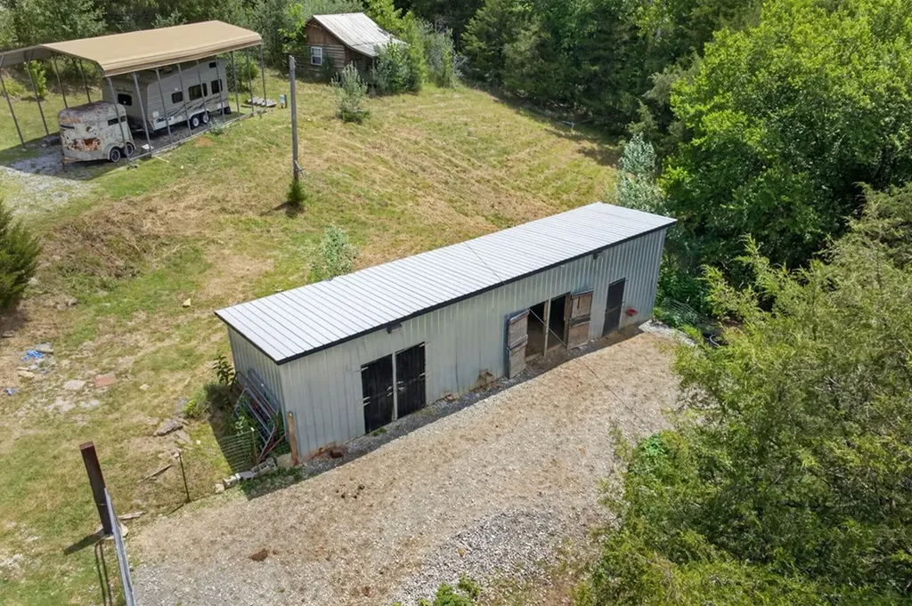 20 Magee Lane Elmwood TN 38560