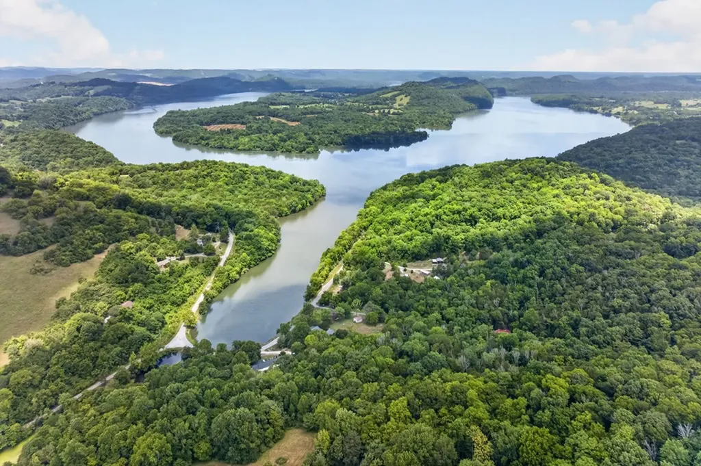 20 Magee Lane Elmwood TN 38560