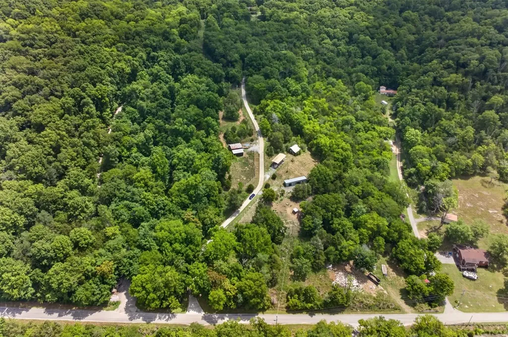 20 Magee Lane Elmwood TN 38560