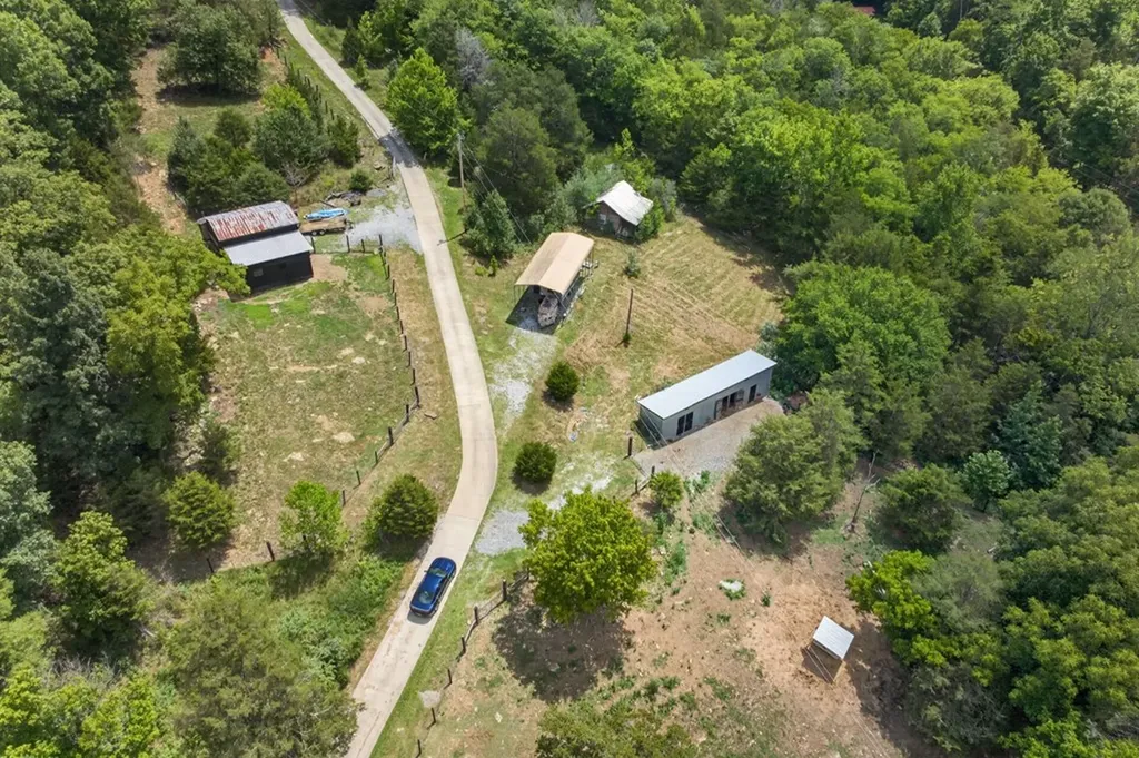 20 Magee Lane Elmwood TN 38560