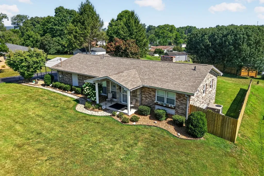 496 Sunset Drive Sparta TN 38583