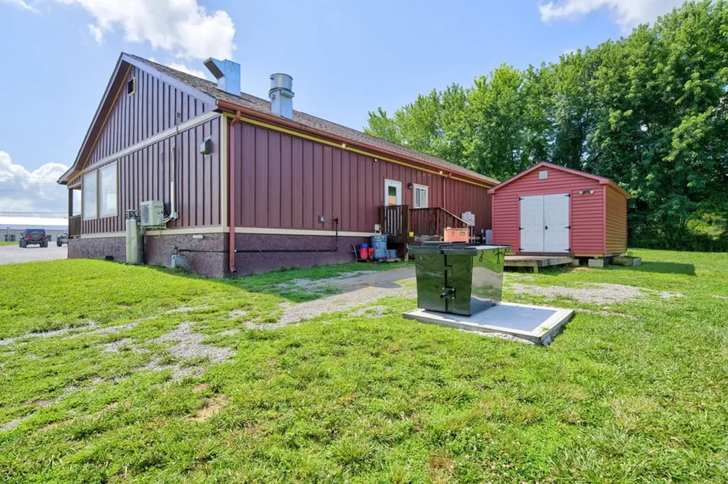 6204 S York Highway Cookeville TN 38553