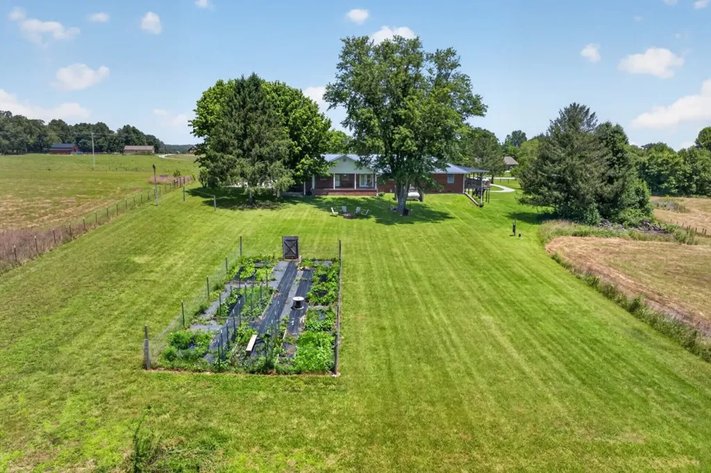 4160 Standing Rock Road Jamestown TN 38556