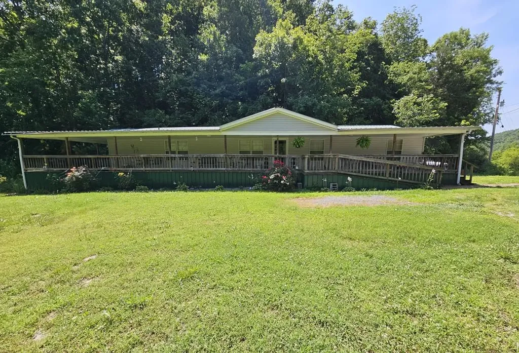 1142 Trace Creek Road Whitleyville TN 38588-7109