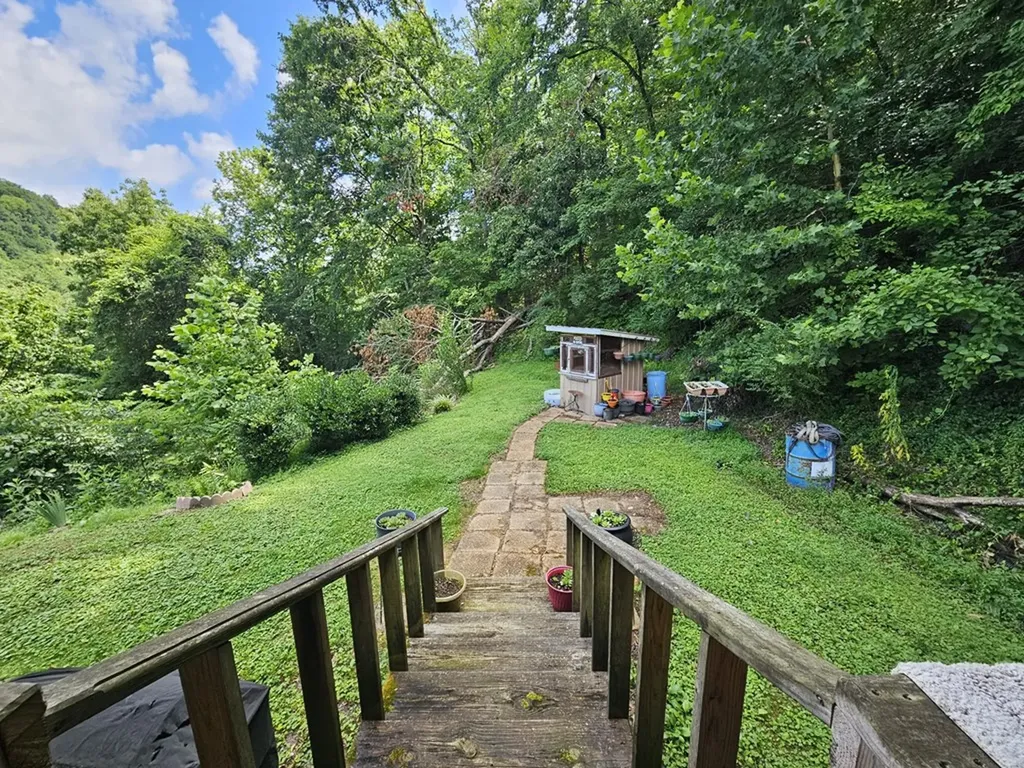 1142 Trace Creek Road Whitleyville TN 38588-7109
