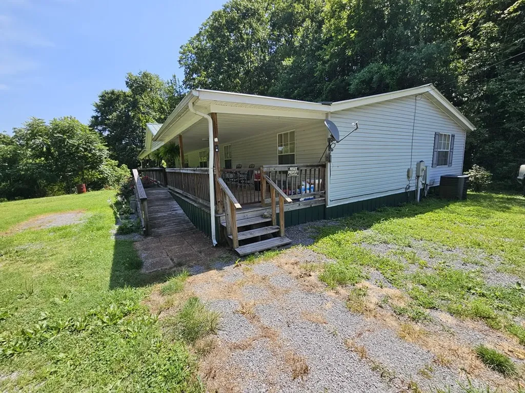 1142 Trace Creek Road Whitleyville TN 38588-7109