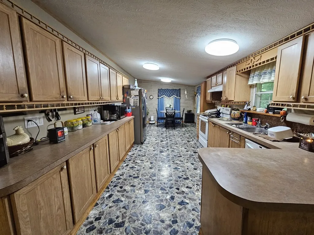 1142 Trace Creek Road Whitleyville TN 38588-7109