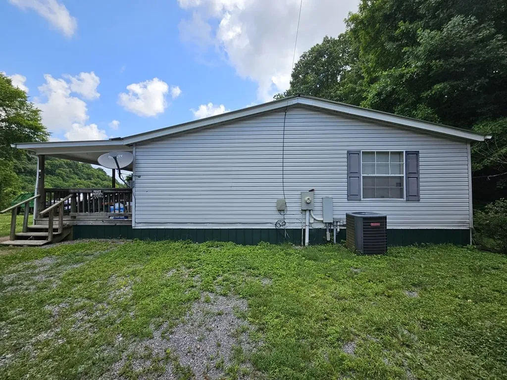 1142 Trace Creek Road Whitleyville TN 38588-7109