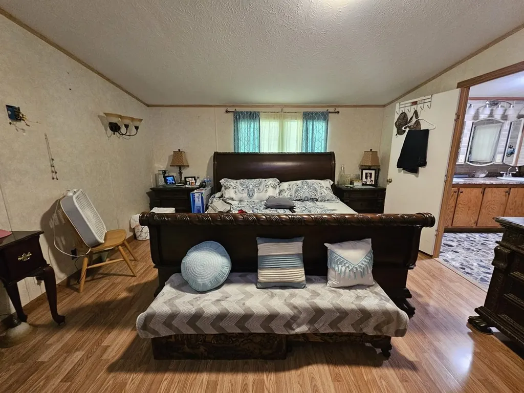 1142 Trace Creek Road Whitleyville TN 38588-7109