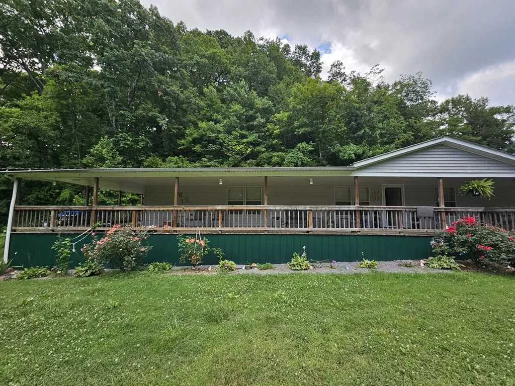 1142 Trace Creek Road Whitleyville TN 38588-7109