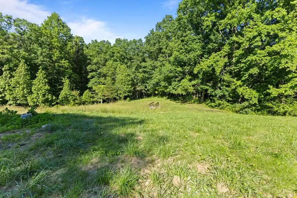 2540 N Gatewood Ford Road Deer Lodge TN 37726