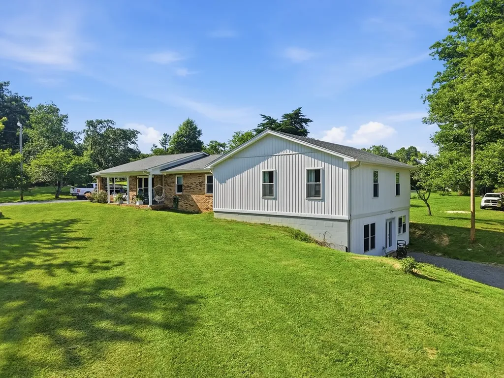 5759 Green Road Bloomington Springs TN 38545