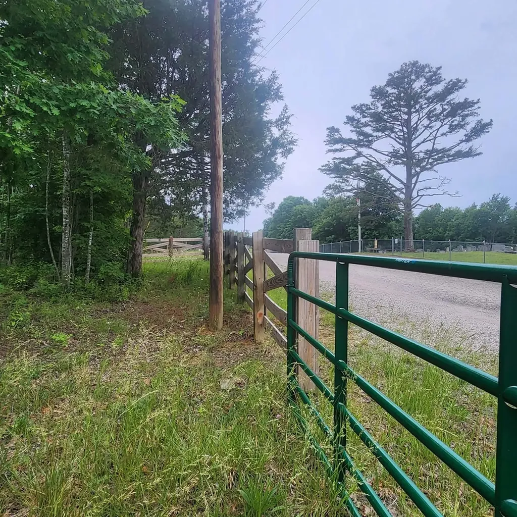 186 Crockett Cemetery Road Jamestown TN 38556