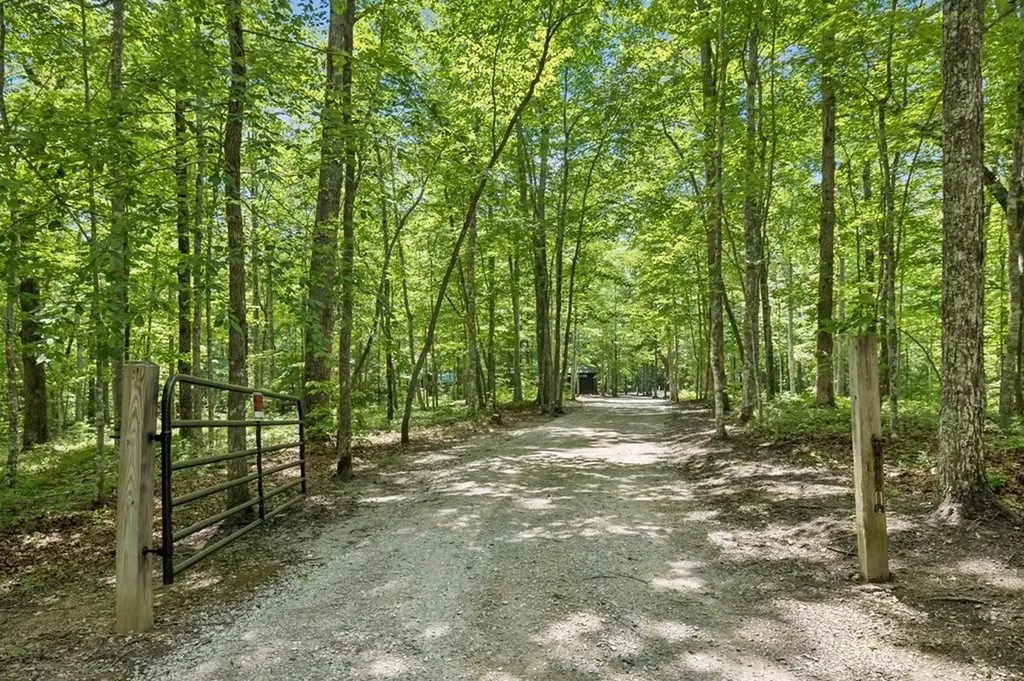 340 Doe Ridge Road Oneida TN 37841