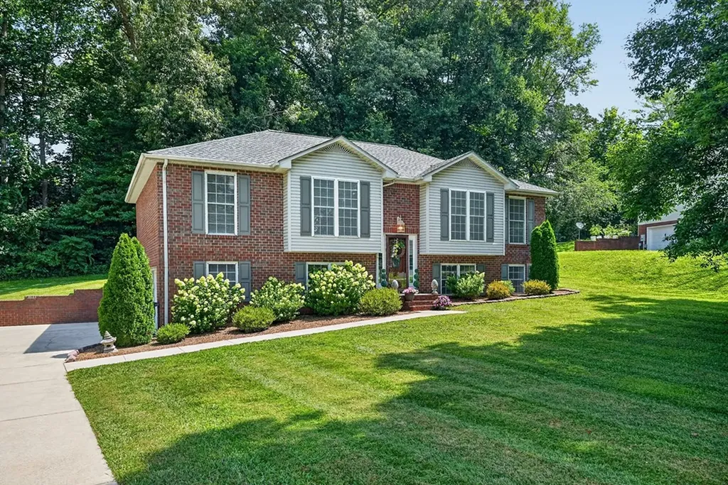 1920 Bay View Drive Cookeville TN 38506