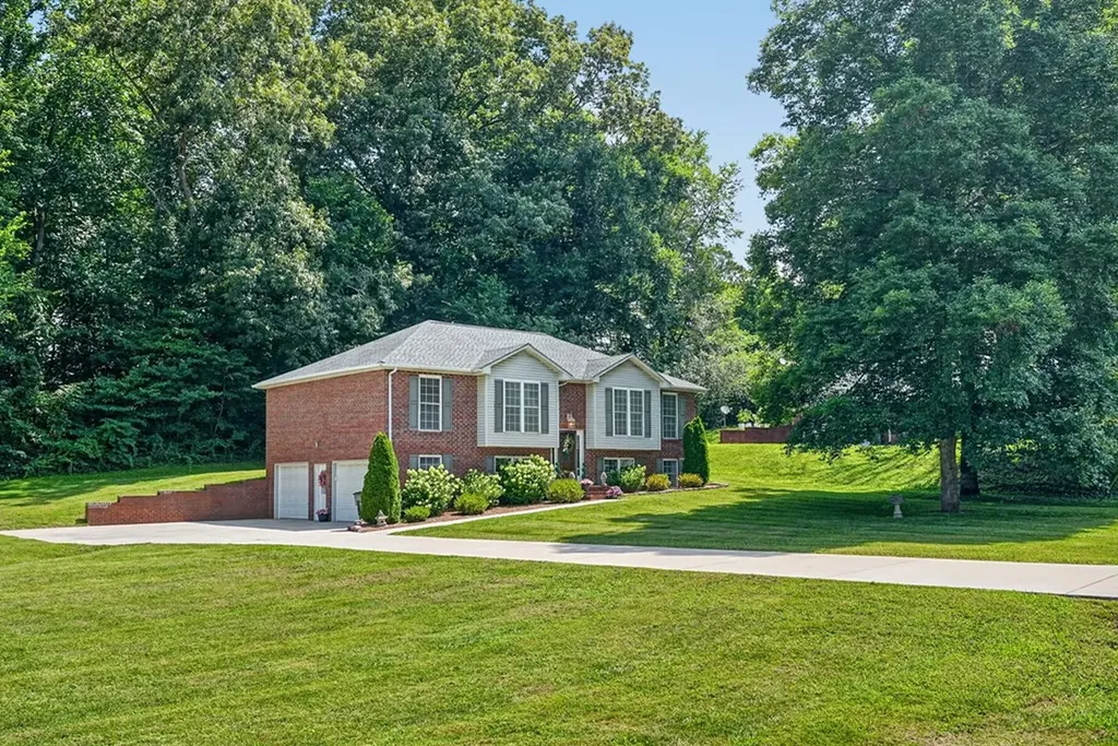 1920 Bay View Drive Cookeville TN 38506