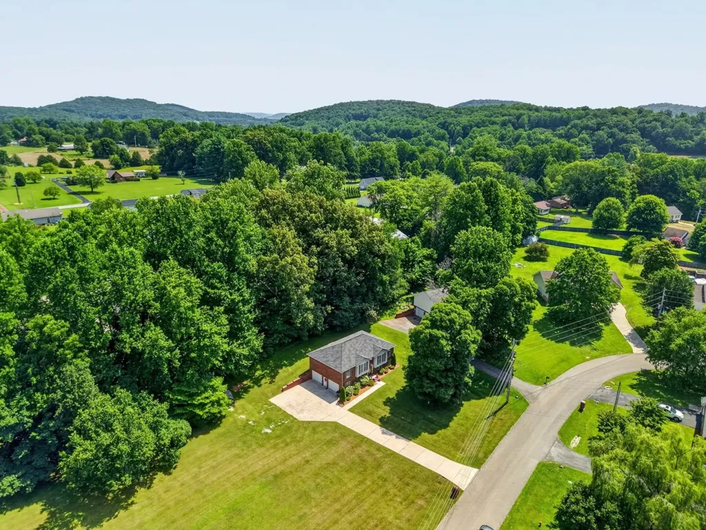 1920 Bay View Drive Cookeville TN 38506