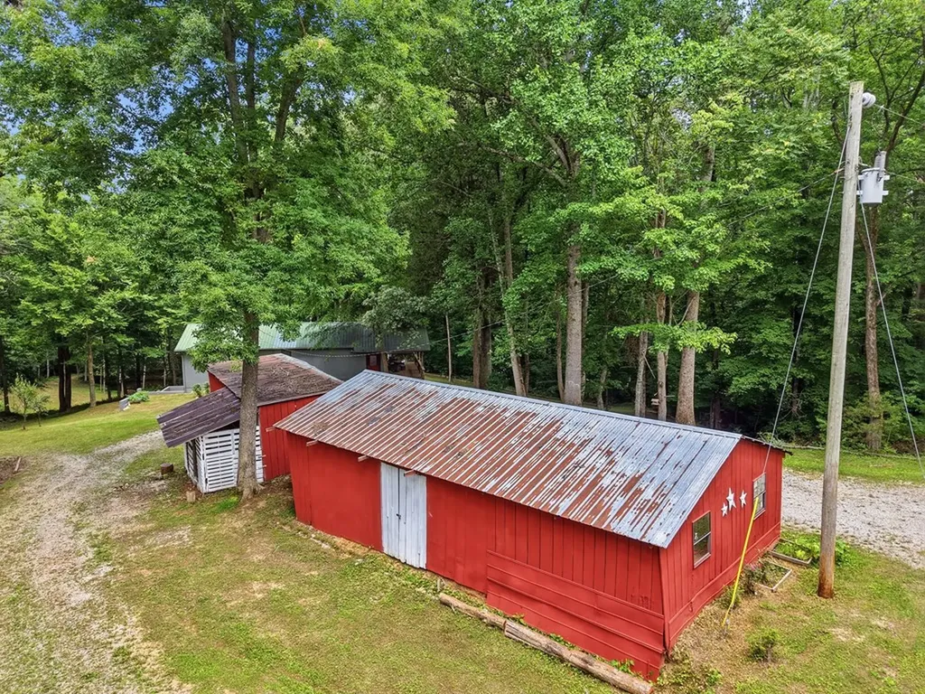 2543 S Bunker Hill Road Sparta TN 38583