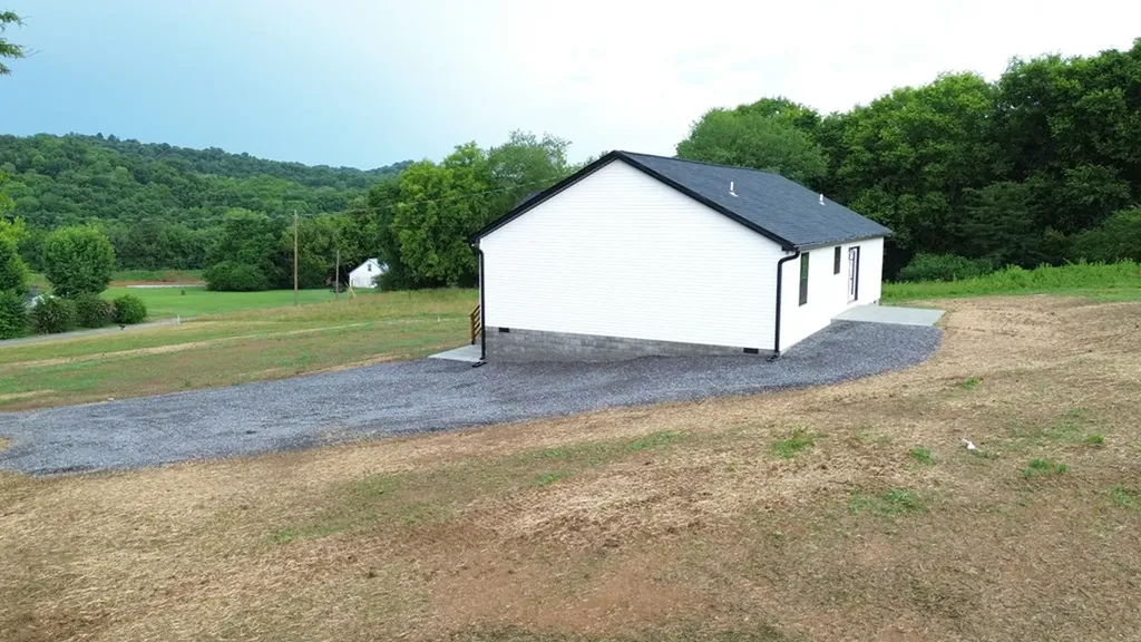 797 Smith Bend Lane Gainesboro TN 38562
