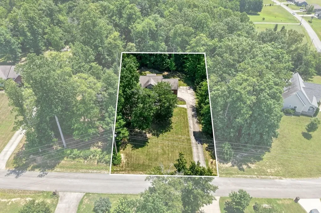 7117 Coleman Circle Baxter TN 38544
