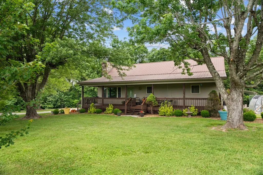 600 Dave Garrett Road Crossville TN 38571