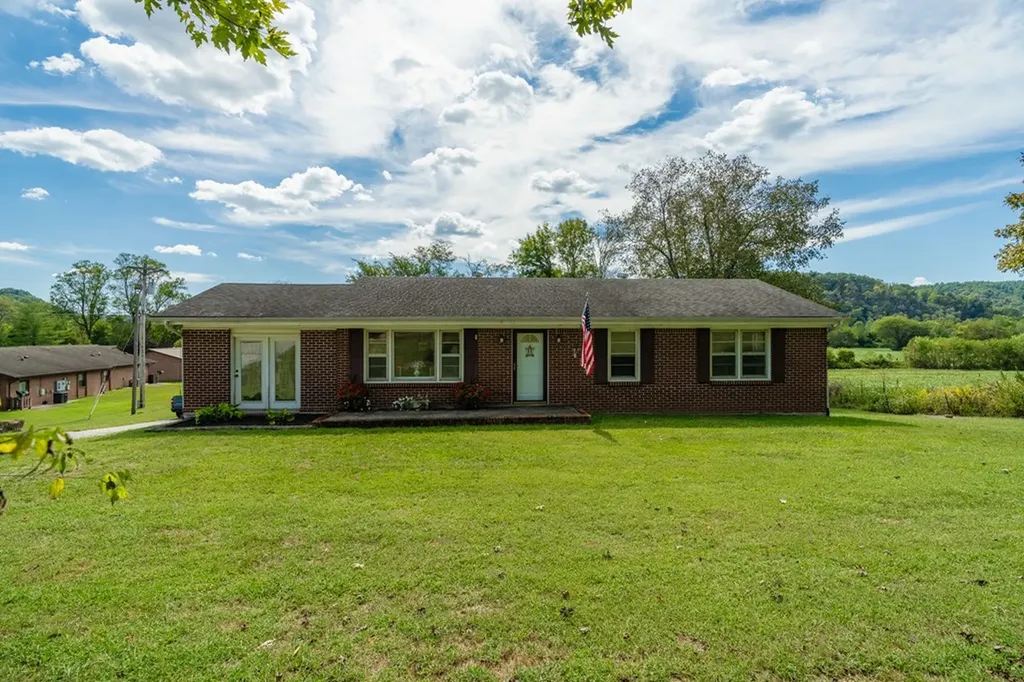 455 Jennings Creek Highway Gainesboro TN 38562