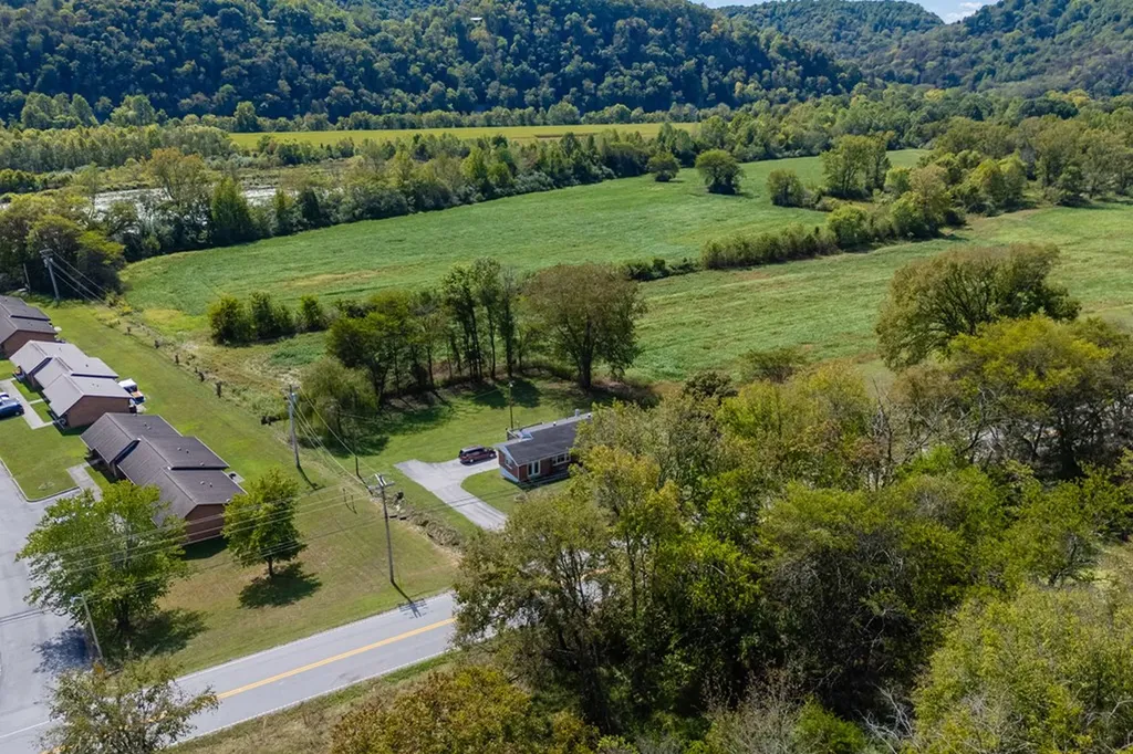 455 Jennings Creek Highway Gainesboro TN 38562